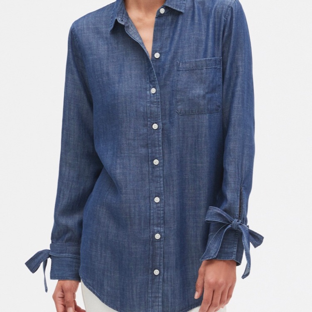 NWT Banana republic denim boyfriend fit shirt S